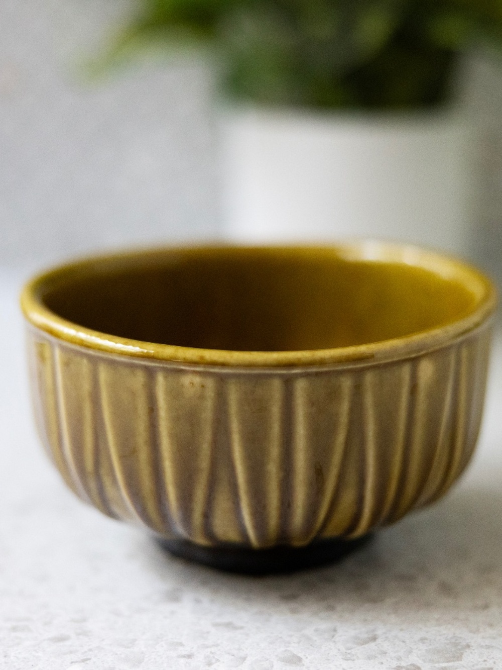MCM Vintage McCoy USA 518 Harvest Gold Round Ovoid Planter Bowl 5.25"-5.5"
